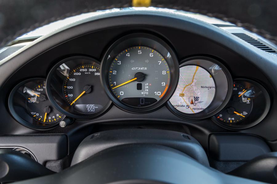 Панель приборов Porsche 911 GT3 RS (991) 2018 года  (WW) (фото 31 из 47)